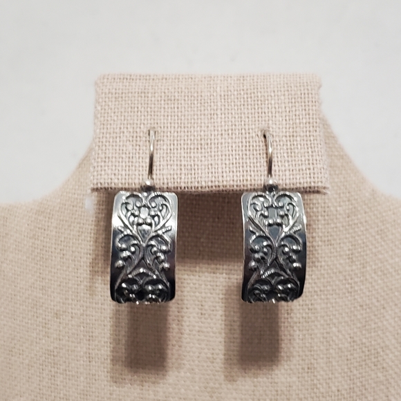 Silpada Oxidized Sterling Scroll Earrings - Picture 6 of 16